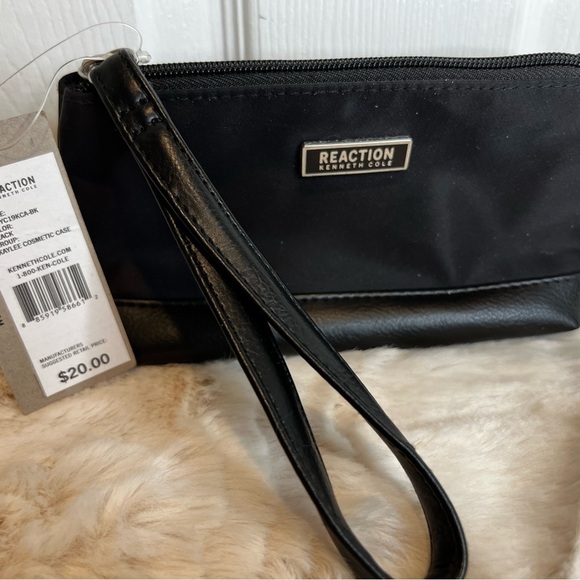 KENNETH COLE REACTION CLUTCH/WRISTLET - Picture 1 of 7